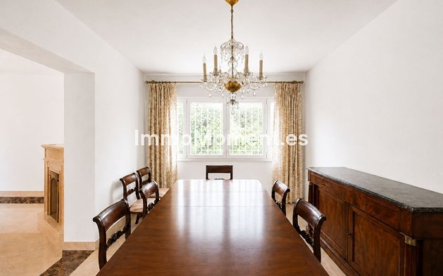 Bestaande woning - Vrijstaande villa - Estepona  - New Golden Mile