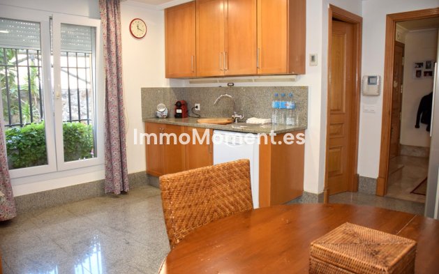 Wiederverkauf - Freistehende Villa - Marbella - Santa Clara