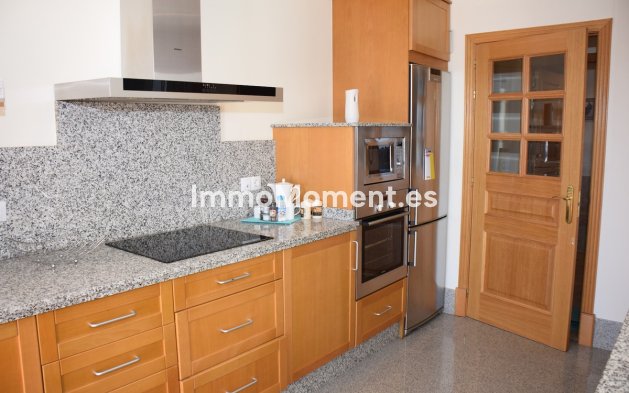 Wiederverkauf - Freistehende Villa - Marbella - Santa Clara