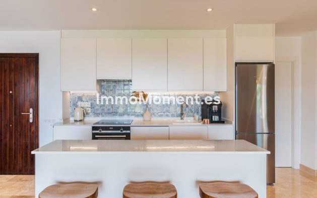 Resale - Apartment - Benahavís - Benahavís Centro