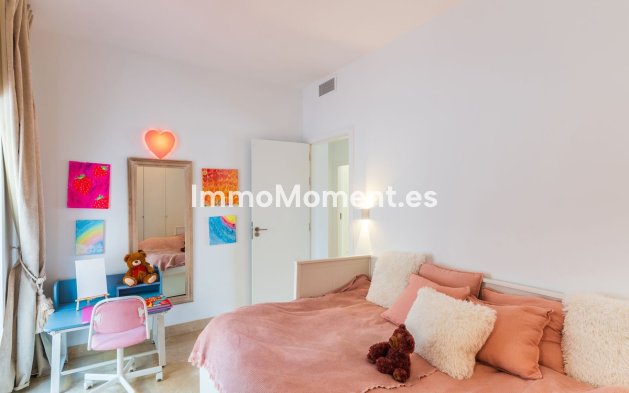 Resale - Apartment - Benahavís - Benahavís Centro