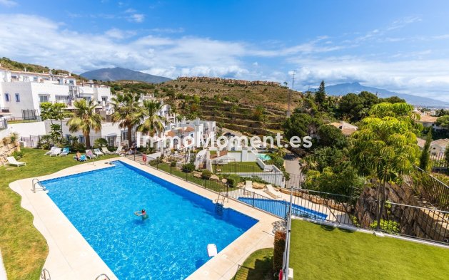 Resale - Apartment - Benahavís - Benahavís Centro