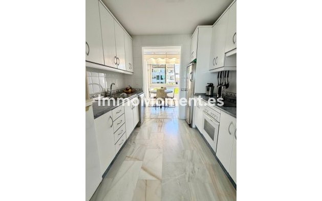 Resale - Apartment - Estepona - Estepona Centro