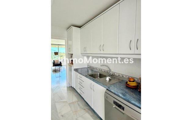Resale - Apartment - Estepona - Estepona Centro