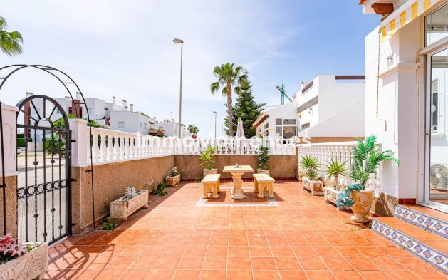 Wiederverkauf - Freistehende Villa - Orihuela - Punta Prima