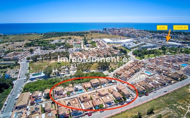 Resale - Detached villa - Orihuela - Punta Prima