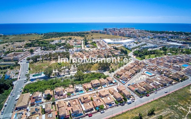 Resale - Detached villa - Orihuela - Punta Prima