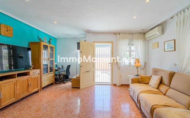 Resale - Detached villa - Orihuela - Punta Prima
