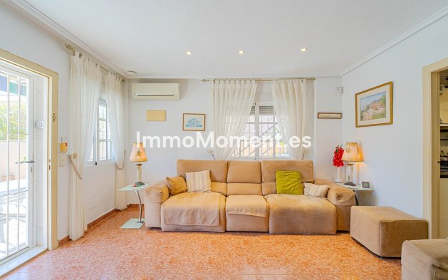 Resale - Detached villa - Orihuela - Punta Prima