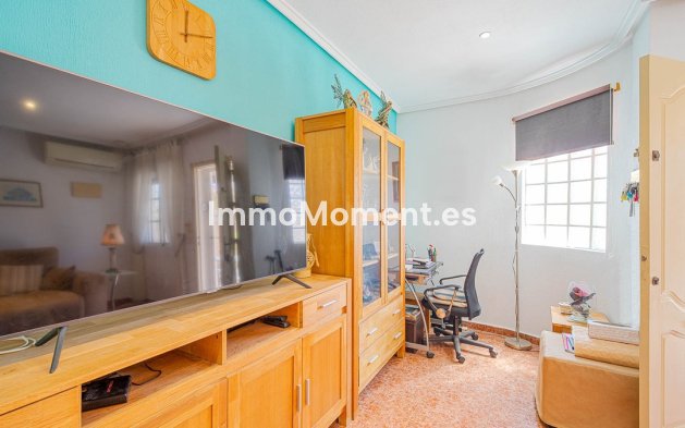 Resale - Detached villa - Orihuela - Punta Prima