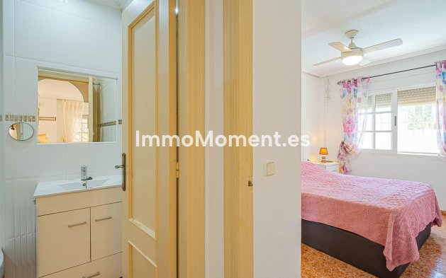 Resale - Detached villa - Orihuela - Punta Prima