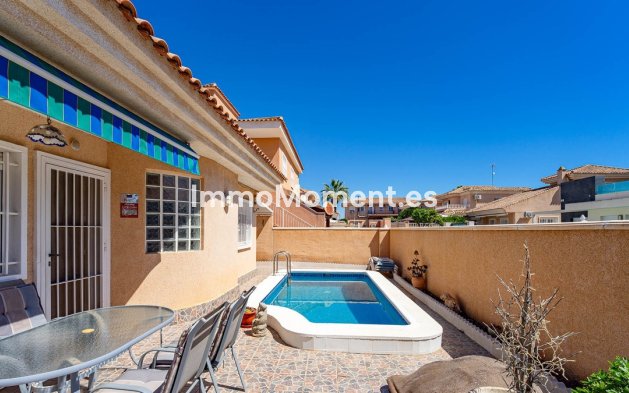 Resale - Detached villa - Orihuela - Punta Prima
