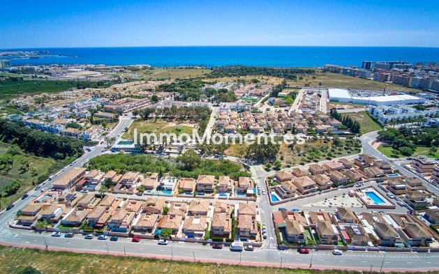 Resale - Detached villa - Orihuela - Punta Prima