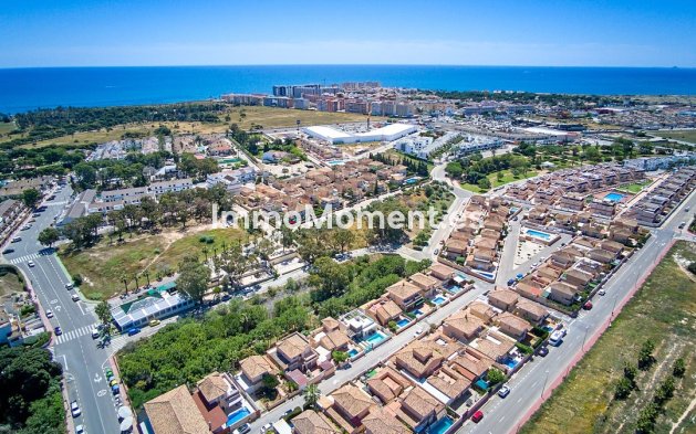 Resale - Detached villa - Orihuela - Punta Prima