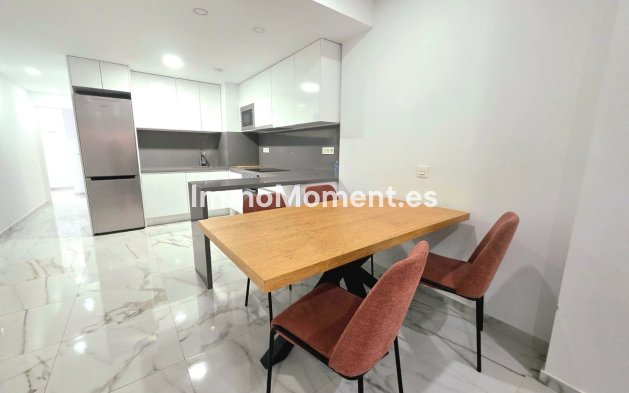 Resale - Apartment - Torrevieja - Torrevieja Centro