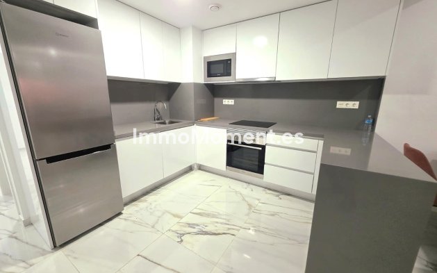Resale - Apartment - Torrevieja - Torrevieja Centro