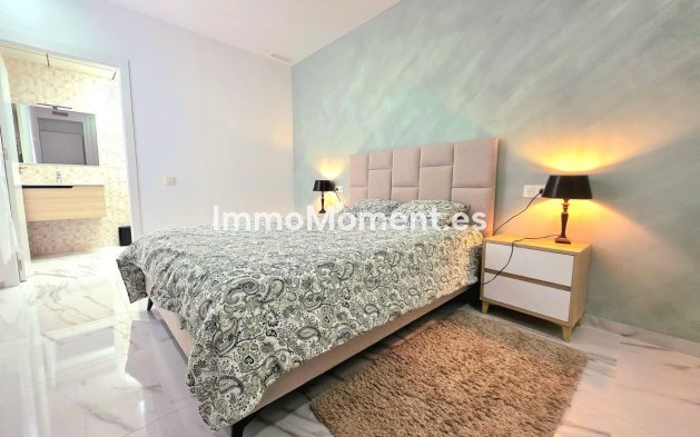 Resale - Apartment - Torrevieja - Torrevieja Centro
