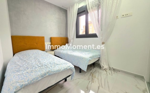 Resale - Apartment - Torrevieja - Torrevieja Centro