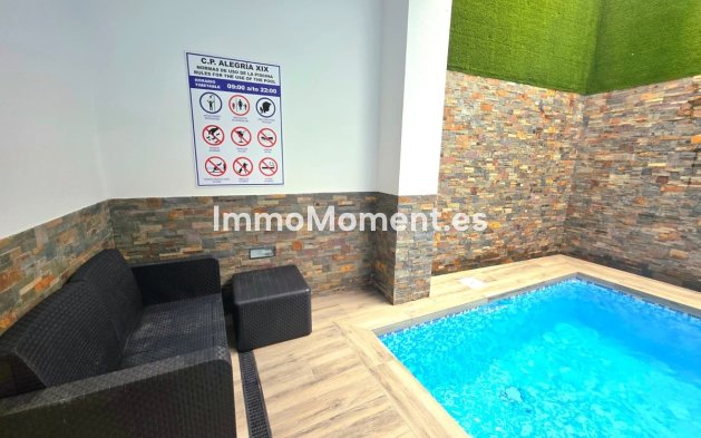 Resale - Apartment - Torrevieja - Torrevieja Centro