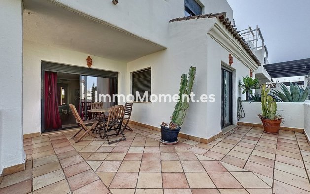 Resale - Apartment - Estepona - Selwo