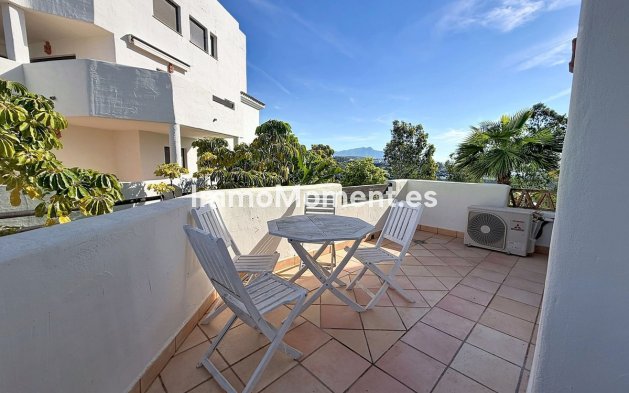 Resale - Apartment - Estepona - Selwo