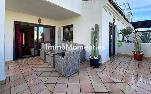 Resale - Apartment - Estepona - Selwo