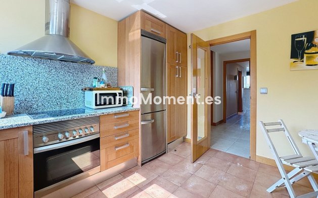 Resale - Apartment - Estepona - Selwo