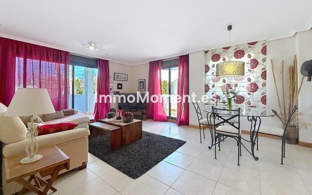 Resale - Apartment - Estepona - Selwo