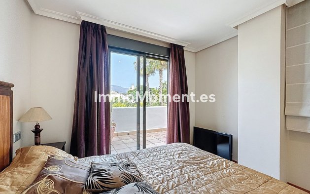 Resale - Apartment - Estepona - Selwo