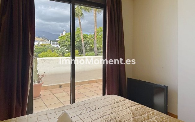 Resale - Apartment - Estepona - Selwo