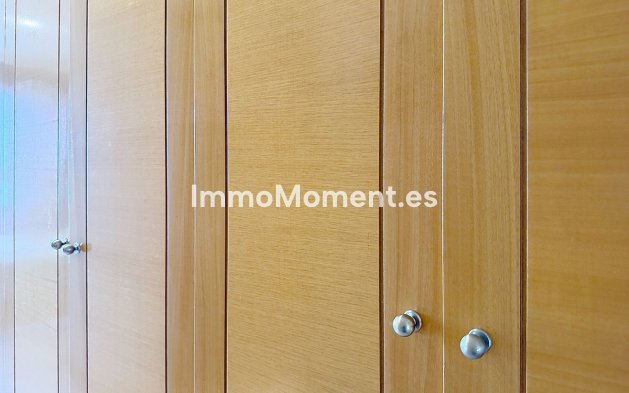 Resale - Apartment - Estepona - Selwo