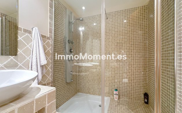 Resale - Apartment - Estepona - Selwo