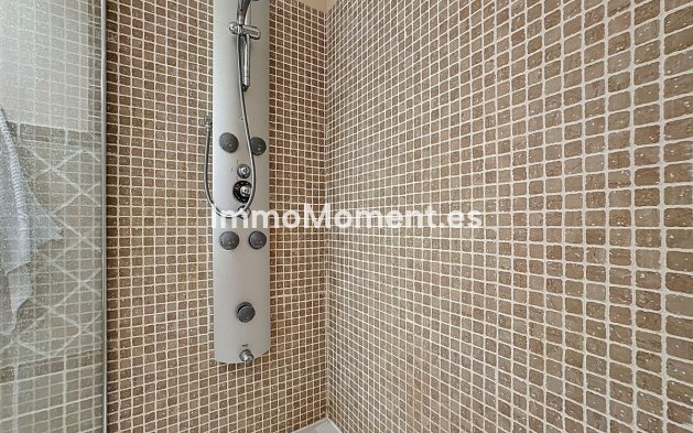 Resale - Apartment - Estepona - Selwo