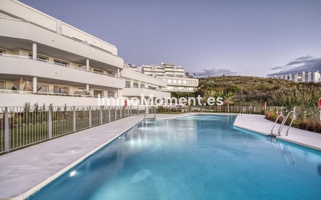 Resale - Apartment - Estepona - Cancelada