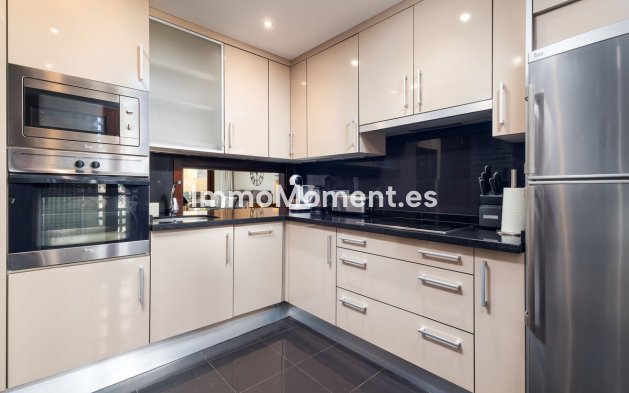 Resale - Apartment - Estepona - Estepona Centro