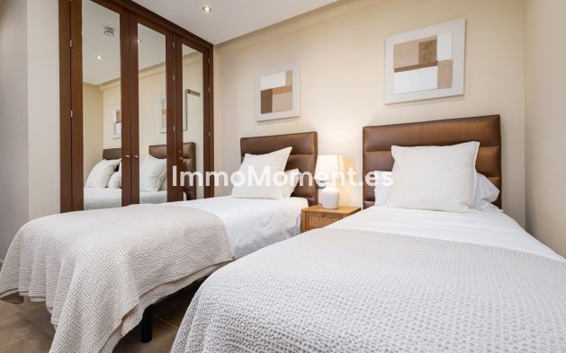 Resale - Apartment - Estepona - Estepona Centro