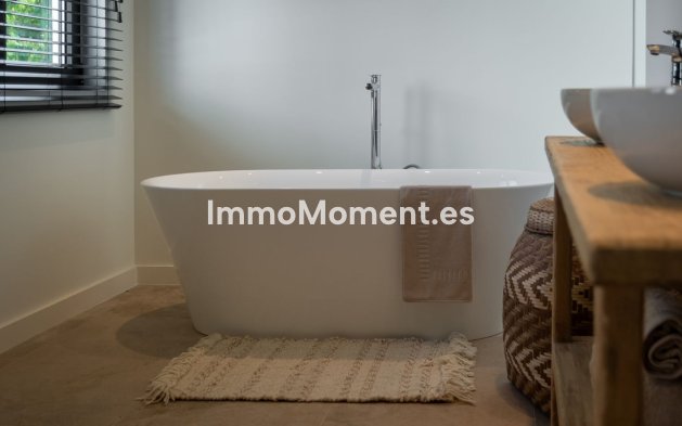 Wiederverkauf - Freistehende Villa - Marbella - Guadalmina Baja