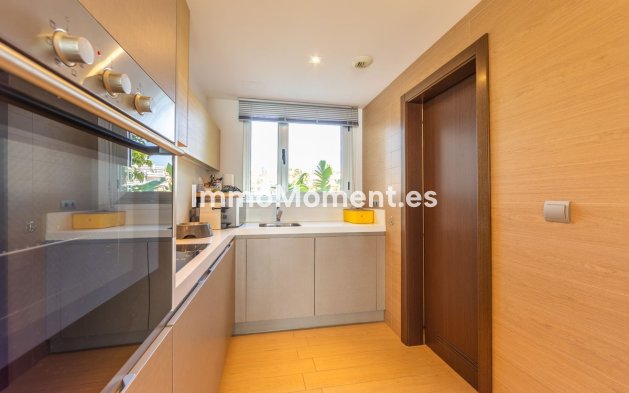 Wiederverkauf - Wohnung - Estepona  - Estepona Centro