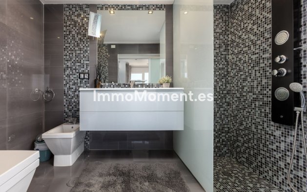 Resale - Apartment - Marbella - Puerto Banús