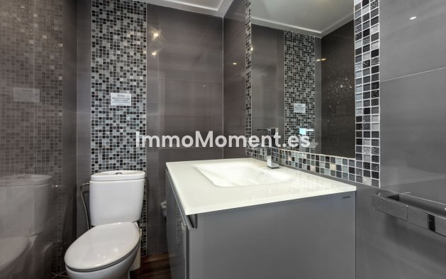 Resale - Apartment - Marbella - Puerto Banús