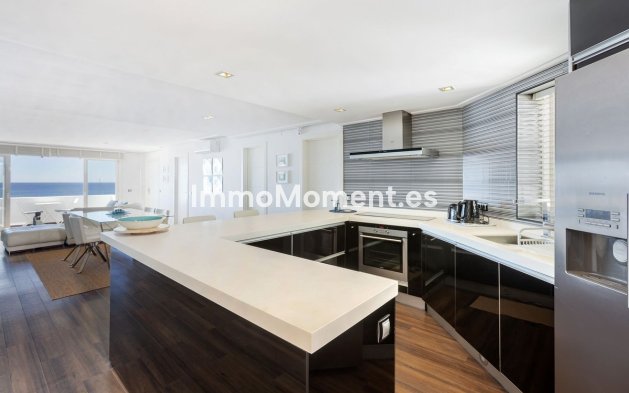 Resale - Apartment - Marbella - Puerto Banús