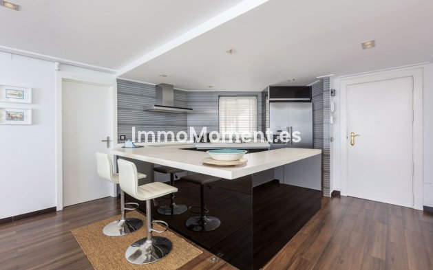 Resale - Apartment - Marbella - Puerto Banús