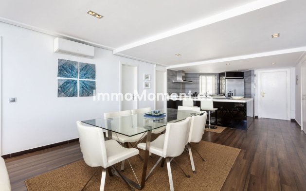 Resale - Apartment - Marbella - Puerto Banús