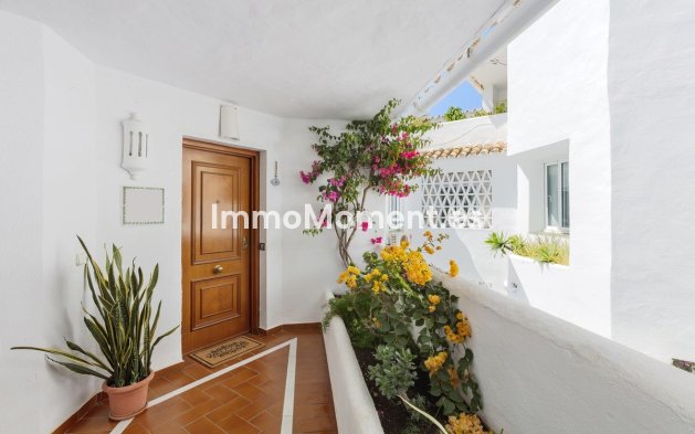 Resale - Apartment - Marbella - Puerto Banús