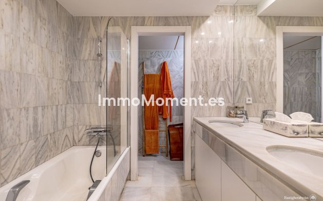 Revente - Appartement - Estepona  - Estepona Centro