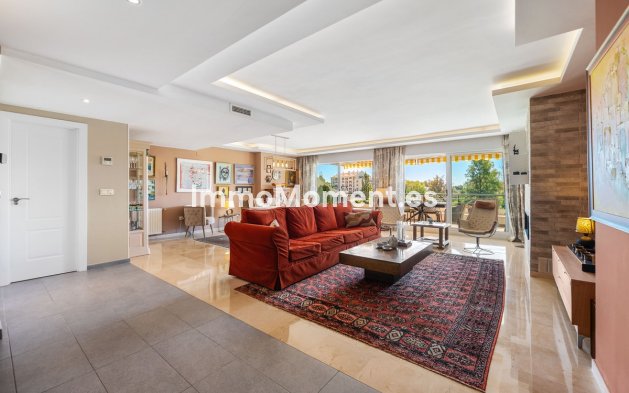 Resale - Apartment - Marbella - Guadalmina Alta