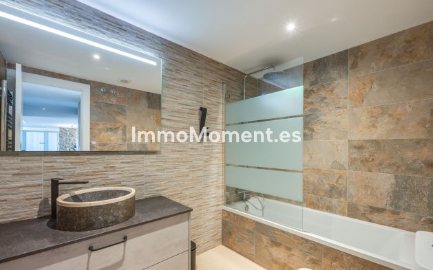 Resale - Apartment - Marbella - Guadalmina Alta
