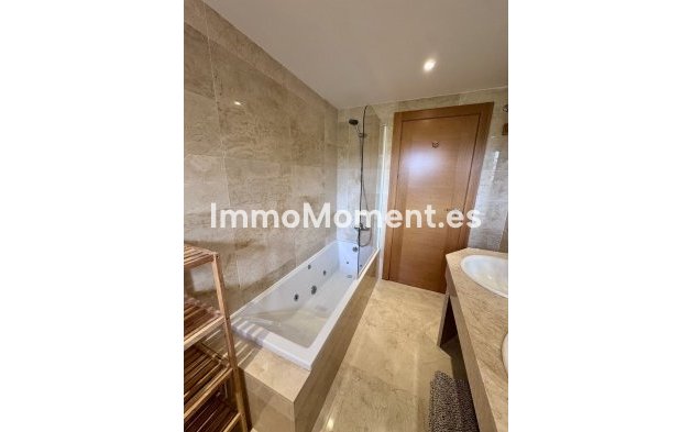 Resale - Apartment - Marbella - La Mairena