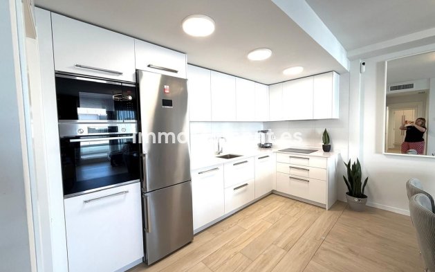 Resale - Apartment - Marbella - Nueva Andalucía