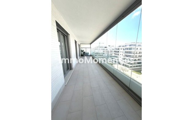Resale - Apartment - Marbella - Nueva Andalucía